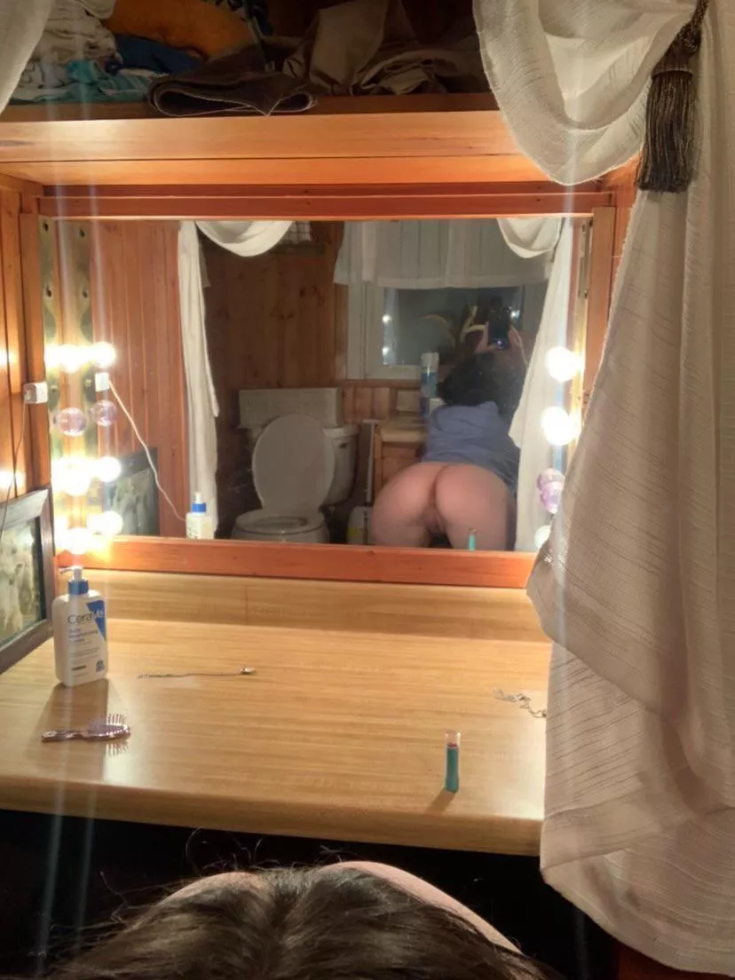 My booty look okay? 💦