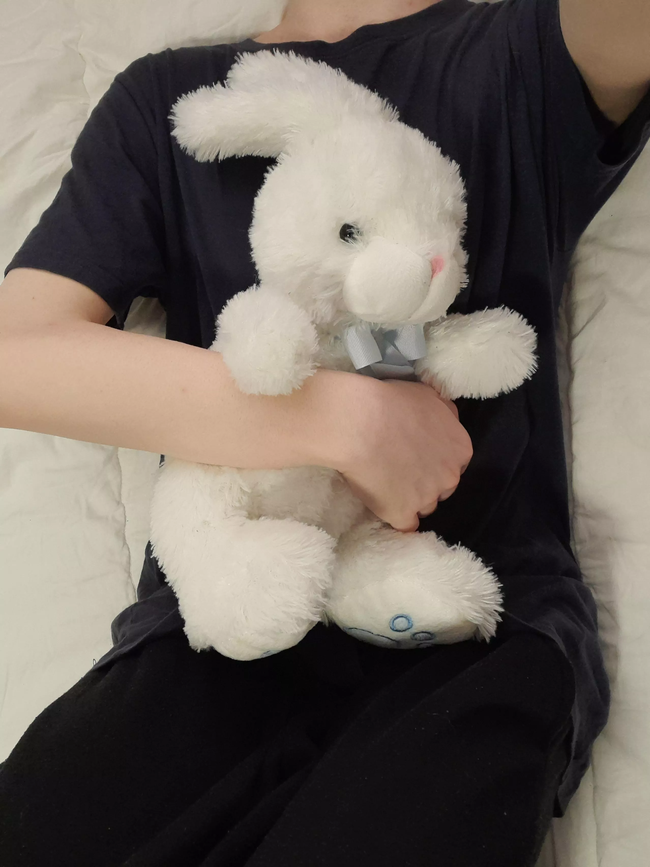 My bunny bear Bee, I can always count on him. I adore him so much~