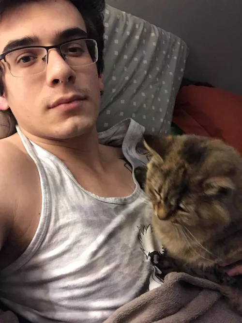 My cat hates being photographed 😔