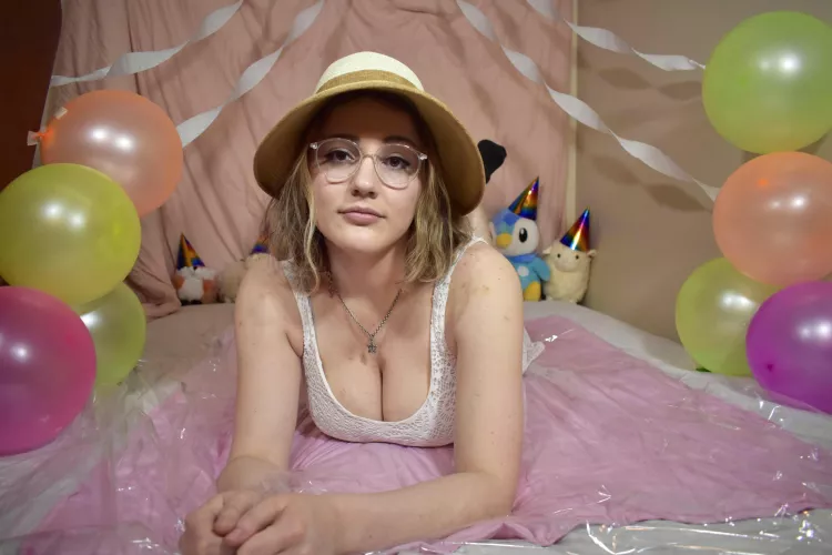 My cleavage makes a great pocket [f]or your hand.