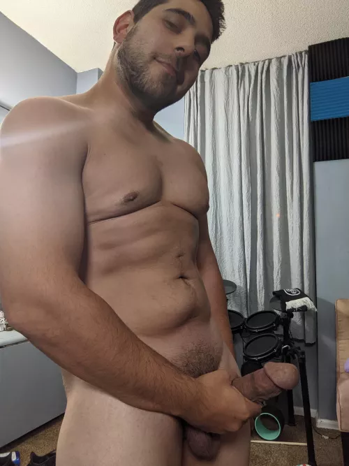 My cock is throbbing rn...π