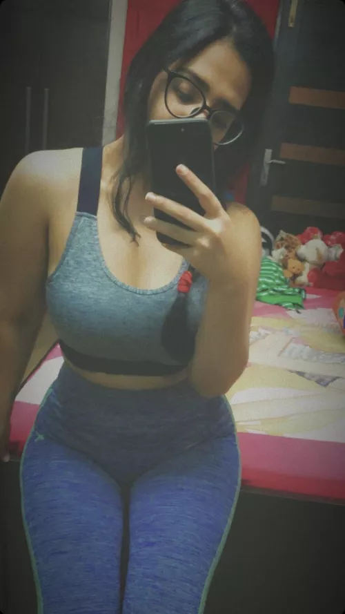 My cousin sends me her gym pictures every morning and makes me rock hard for her🤤 She knows i wanna fuck her desperately and does this on purpose to entice me🤷🏻♂️ Wanna hold her ponytail and fuck her like my personal slut ! What would you