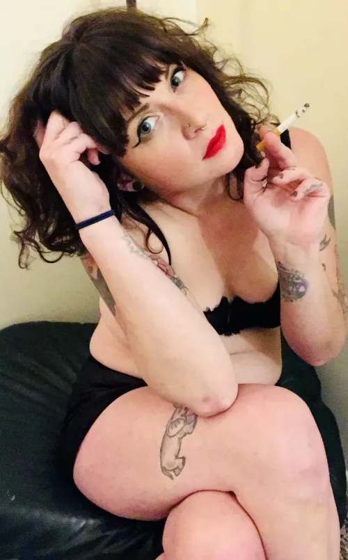 My curls are becoming waves, but at least my bangs are still hot ๐