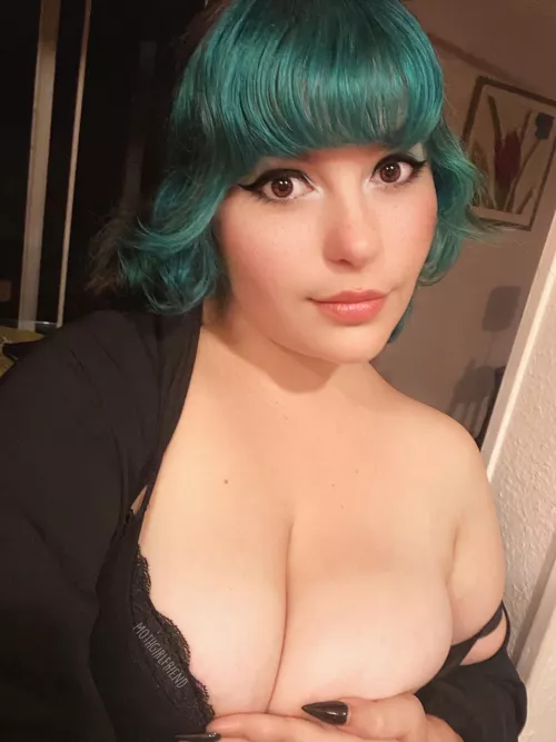 My date outfit! Would you stare? 😚💕