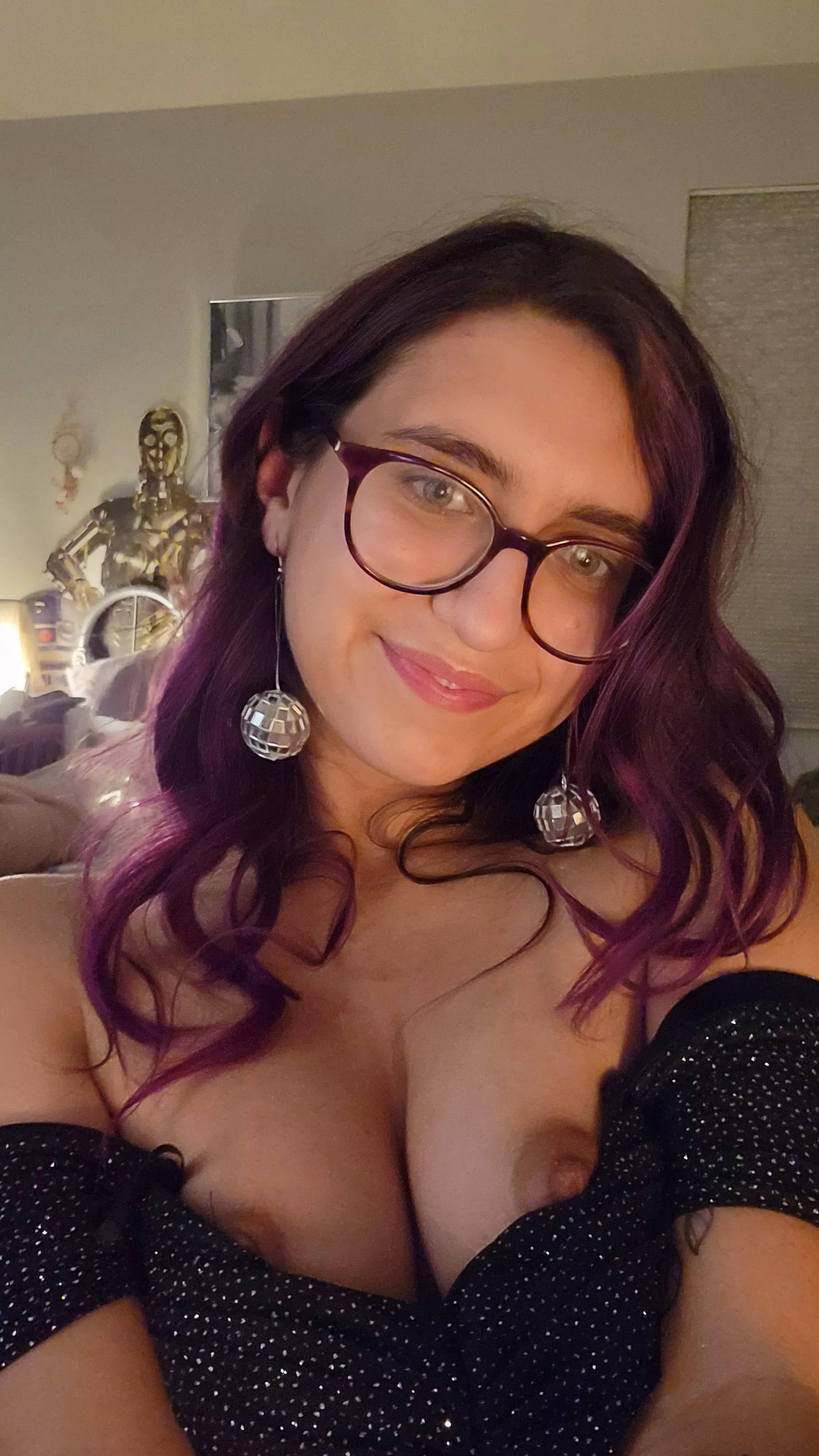 My eyes are not up here! they are on my boobs (•)(•) look there from now on