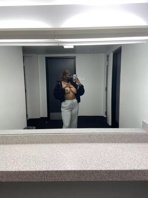 my favorite kind of bathroom selfie