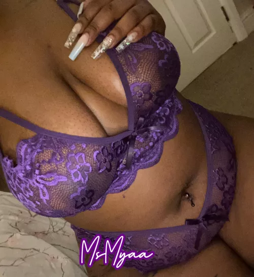 My favourite colour is purple, wbu? 🇬🇧