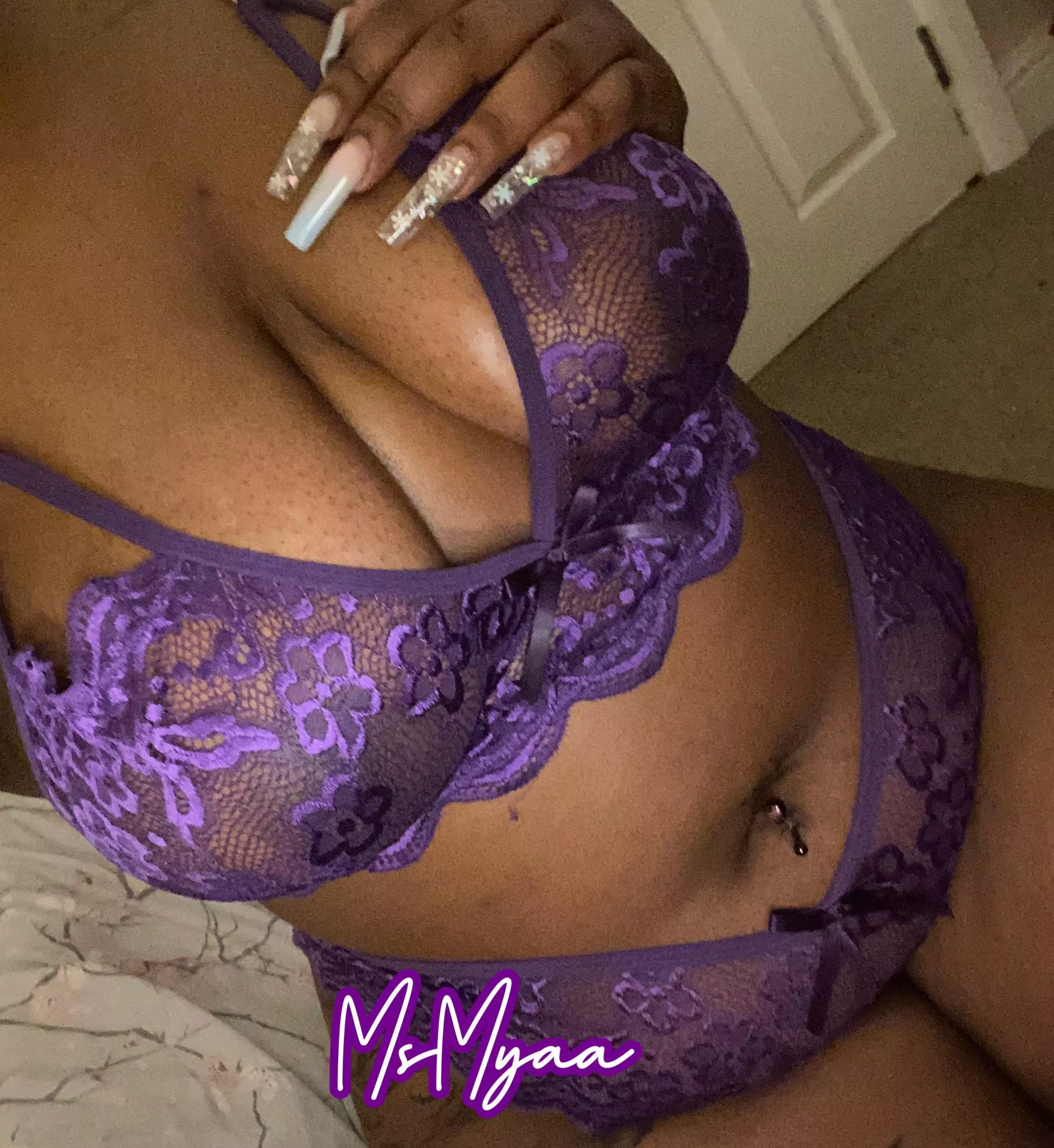 My favourite colour is purple, wbu? 🇬🇧