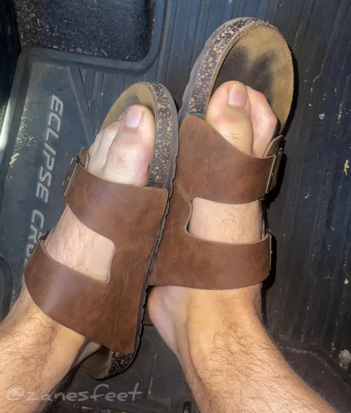 My feet are reeking in these birks! π