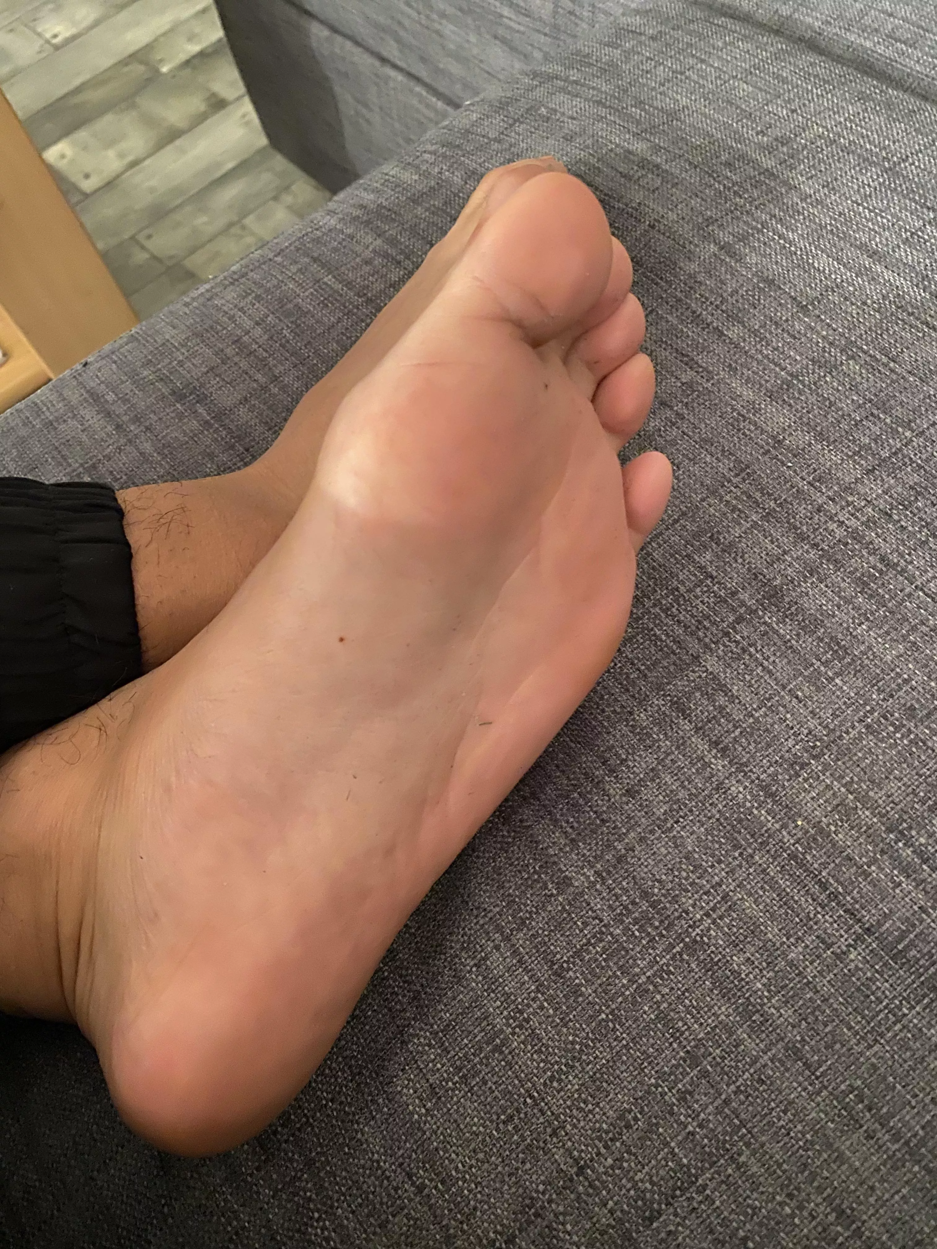 My feet need a rub 😤