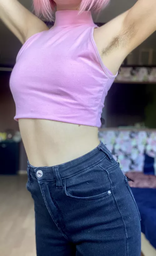 My first armpit bush 😍 just like with my coochie, the more it grows the more I love it My first armpit bush 😍 just like with my coochie, the more it grows the more I love it
