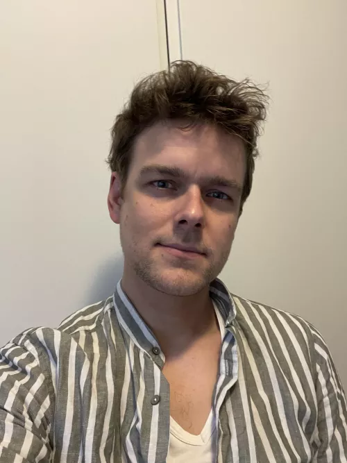 My first ever selfie (bi, 32)