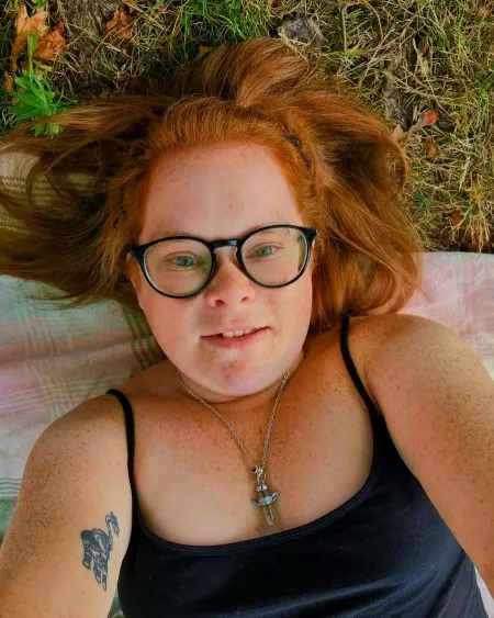 My friend said she looked ugly in this picture. I told her she looks absolutely beautiful. My friend said she looked ugly in this picture. I told her she looks absolutely beautiful.