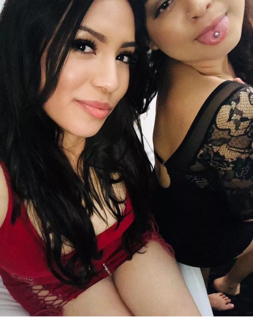 My friend wanted to try out her new tongue ring 😉