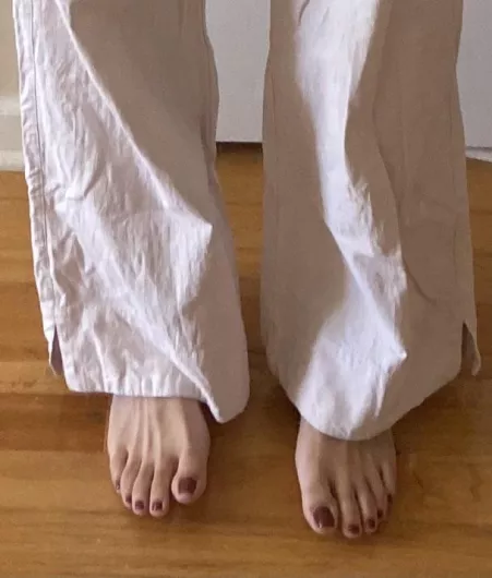 My friends perfect feet ๐คค