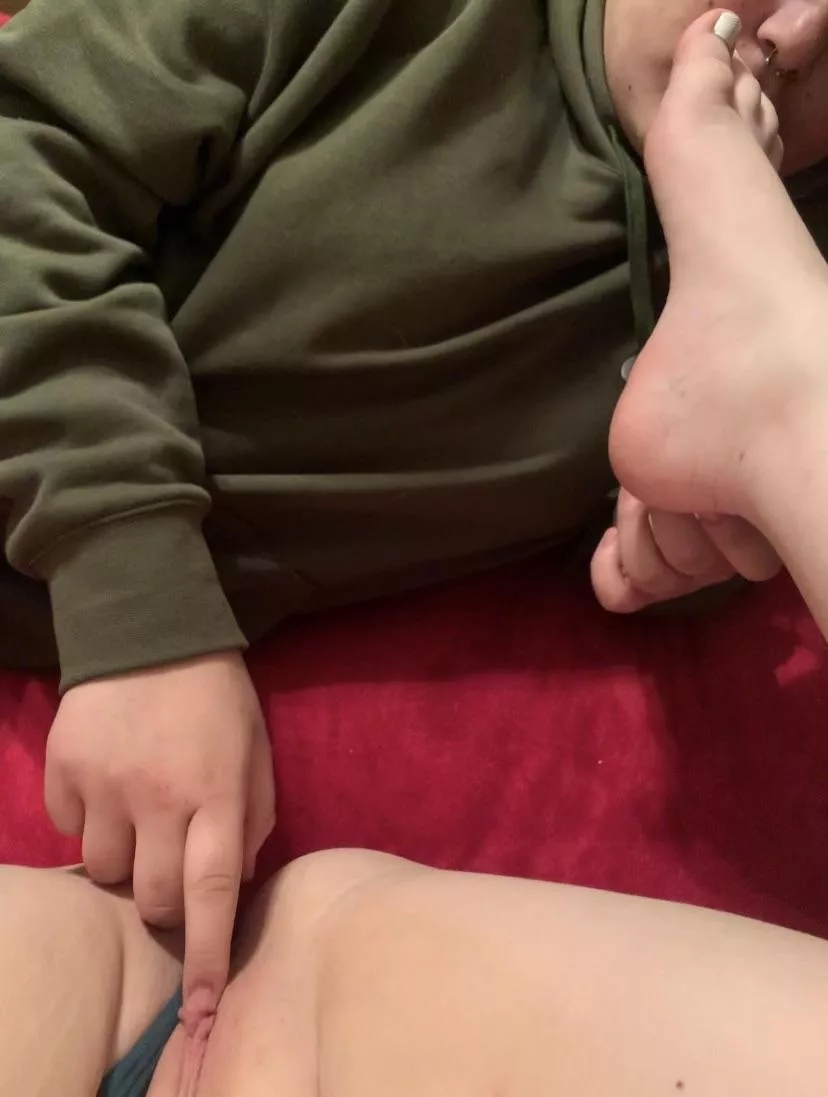 my gf fingering me… plus some feet hope y’all don’t mind lol my gf fingering me… plus some feet hope y’all don’t mind lol