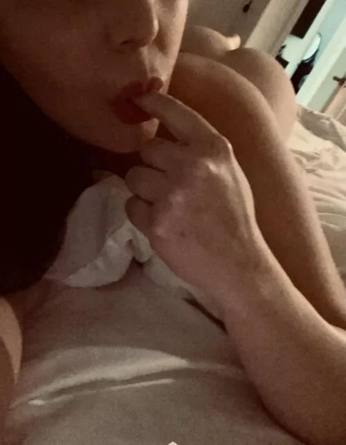 My girl always cleans up the mess she makes. Want to see her lick me clean? 😜