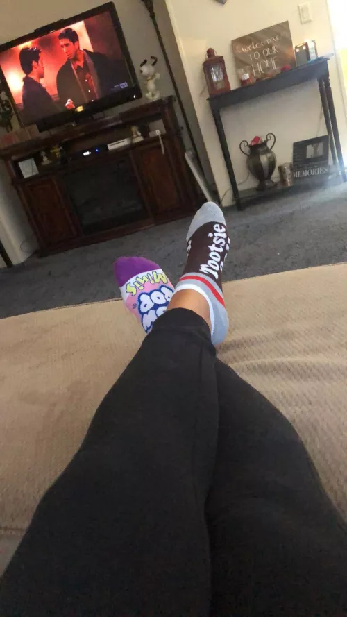 My girlfriend asked me which is my favorite candy. 😍 ummm both!!