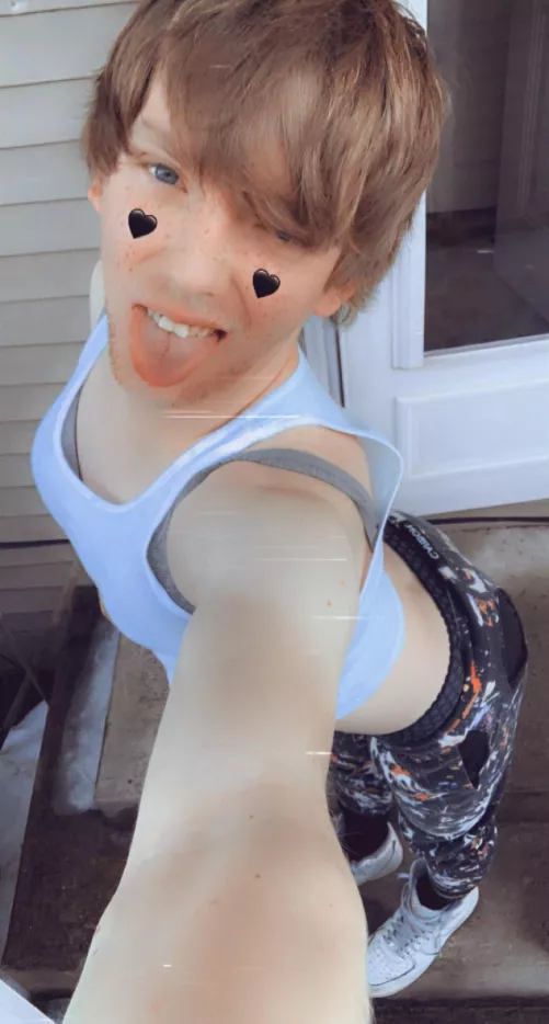 My girlfriend has no idea but I’m secretly a sissy.. I want to ruin my relationship with her and be ruined and owned by dick.. I want someone to help me sell my soul to be a sissy for life. I want no escape kik Georgiahustle404