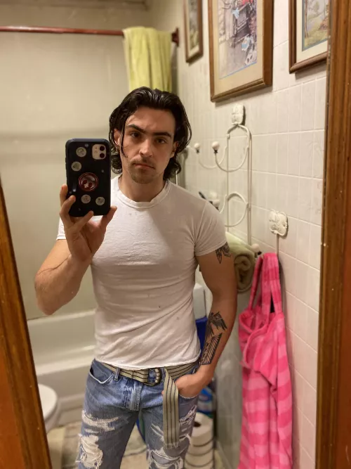 My hair is finally getting long🥰