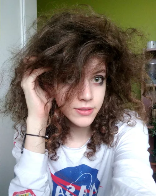 my hair makes me feel so pretty (´∩。• ᵕ •。∩`) my hair makes me feel so pretty (´∩。• ᵕ •。∩`)