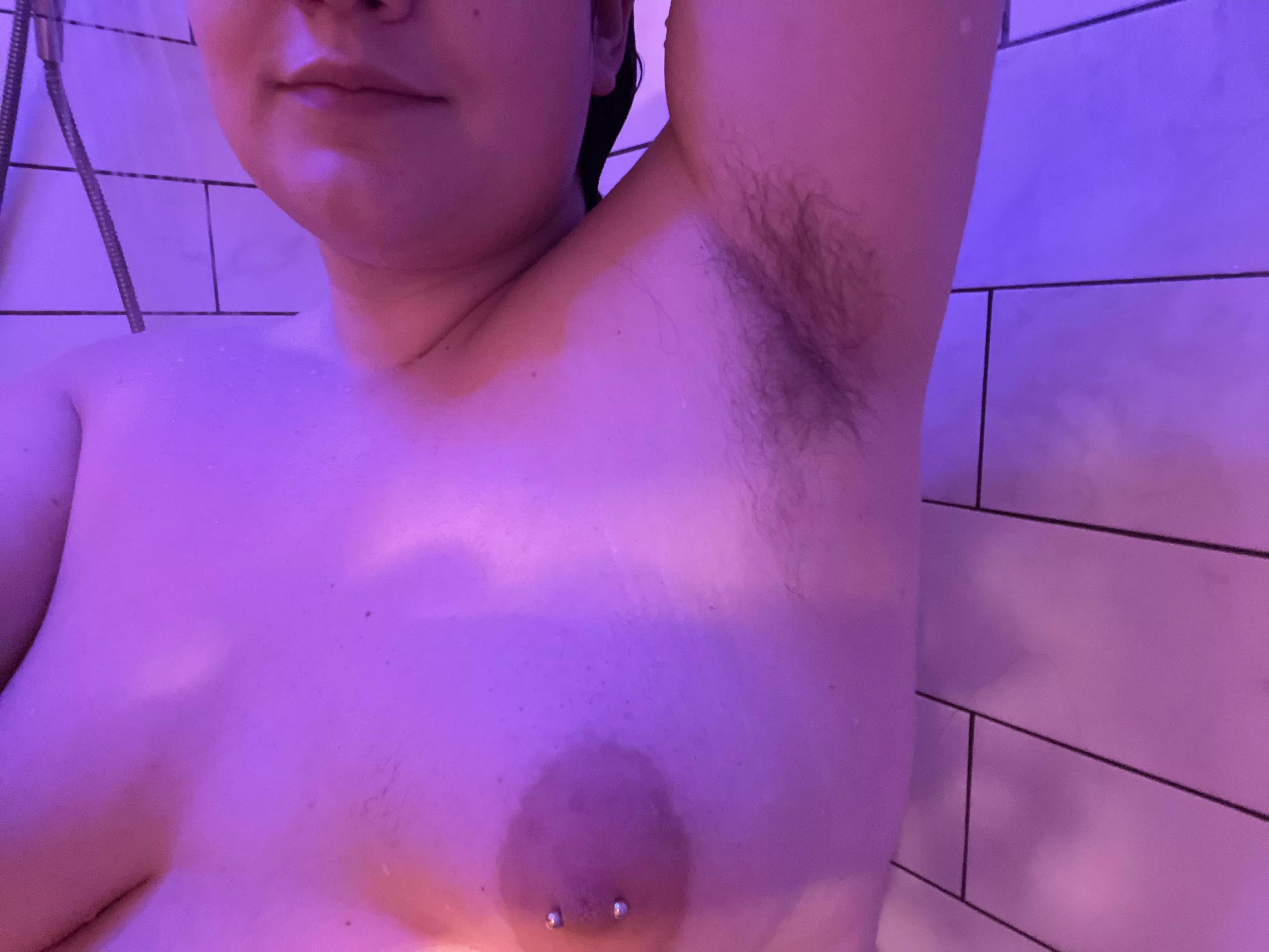 My Hairy bbw pits need a sniff and lick tonight 😸