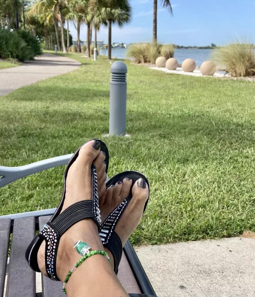 My happy place! Happy feet for you! π£β₯οΈ