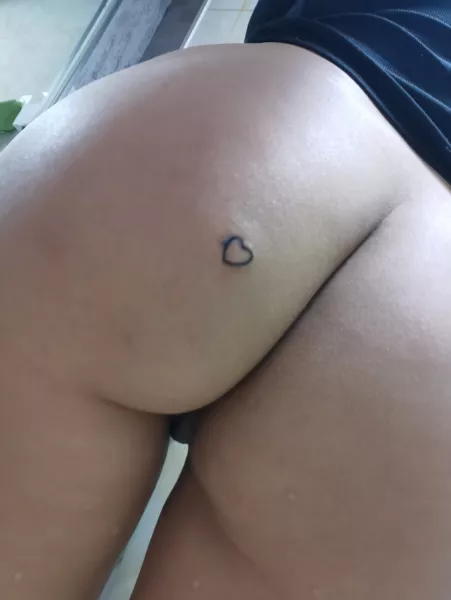 My heart on her bum β₯ My heart on her bum β₯