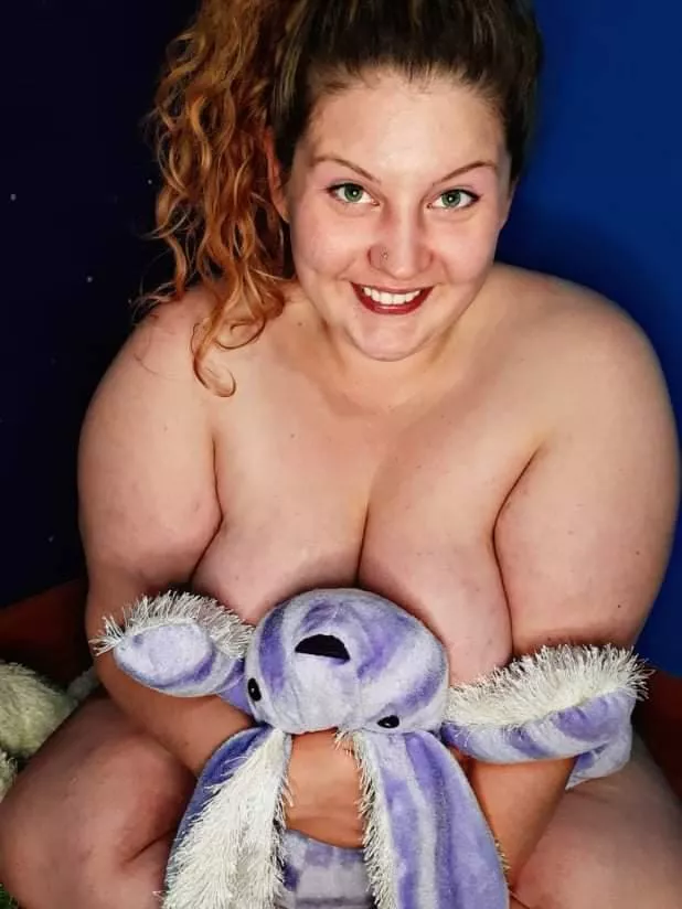 My 🐰 hiding my big titties for me. My 🐰 hiding my big titties for me.