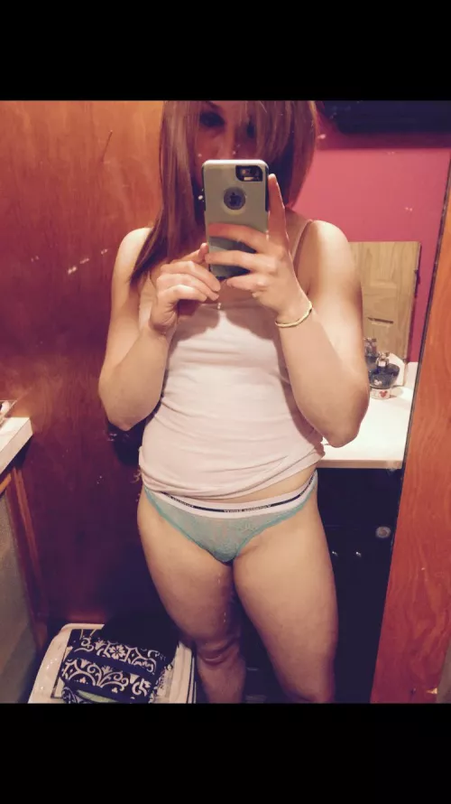 My husbands favorite pic —the first one from sexting. What would you say back ?