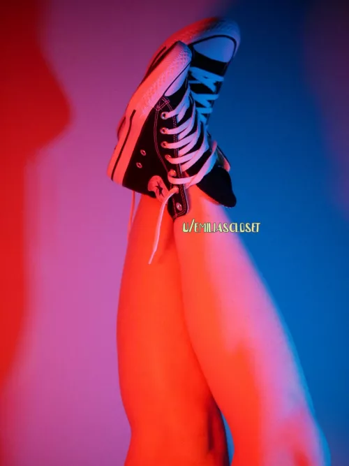 My 😽 is tight, and my Chucks are loose 🌸