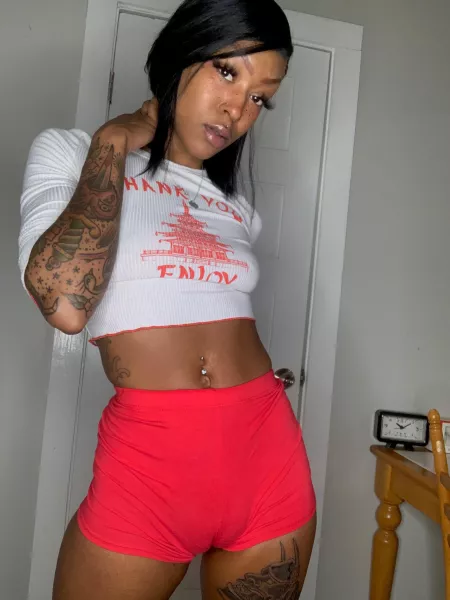 My kitty is screaming to be free ππ