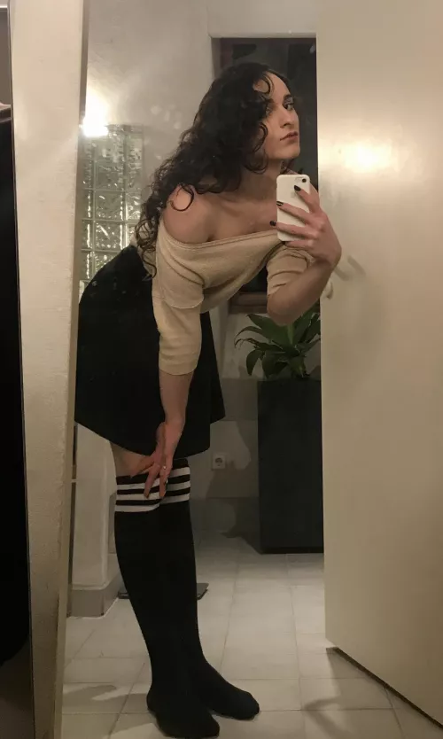 My last post didn’t do so well, so I hope you like this one better :3 Also, I got a new top. What do you think? (^ ω ^ )