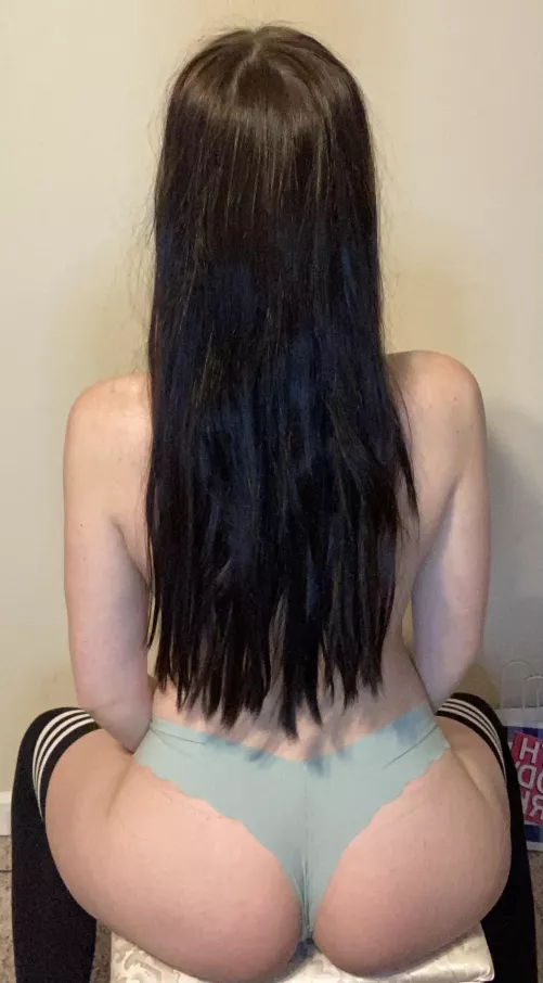 My little teenage booty loves to swallow up my thong π My little teenage booty loves to swallow up my thong π