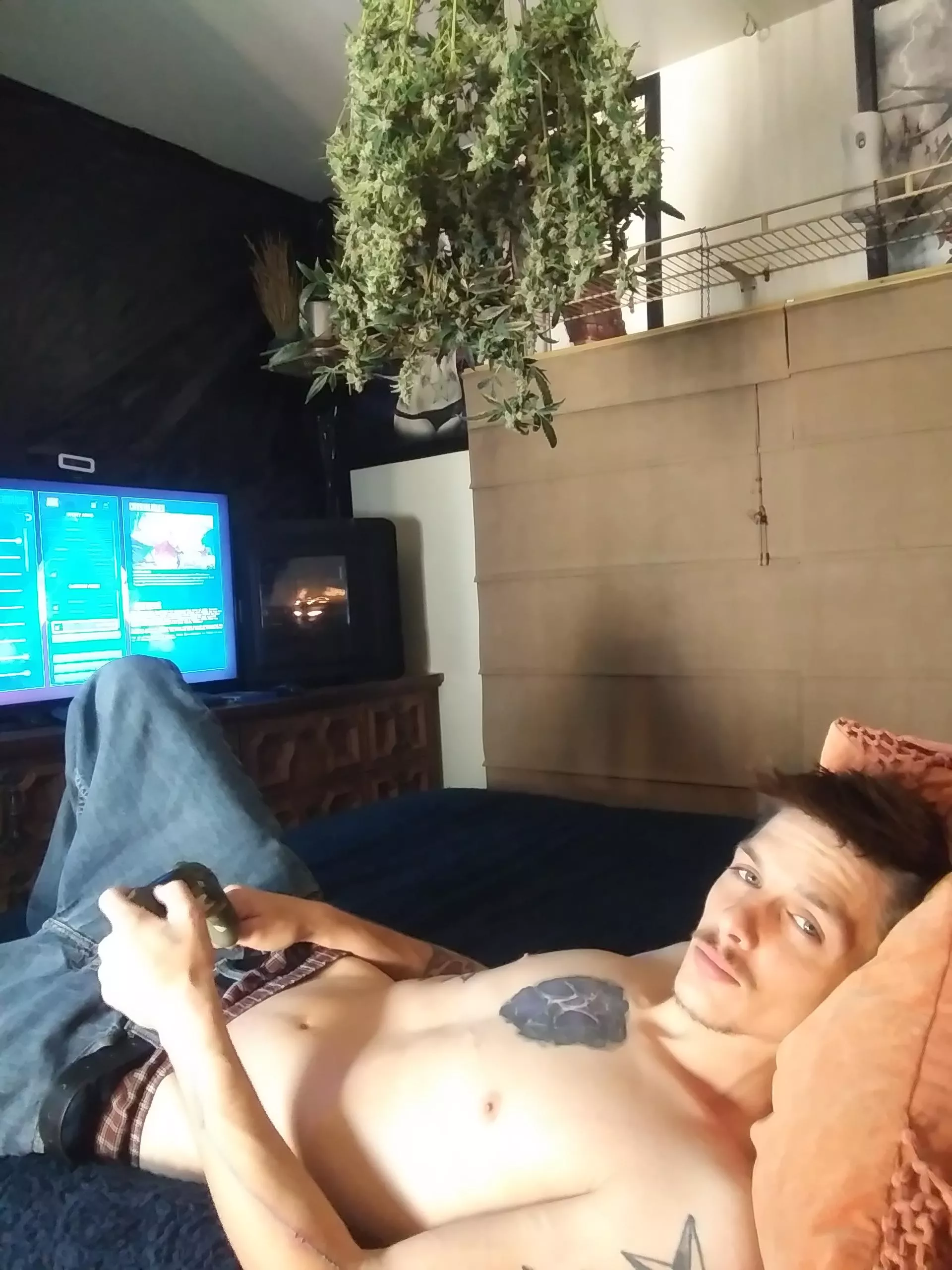 My love life is as dead as an ark server😭