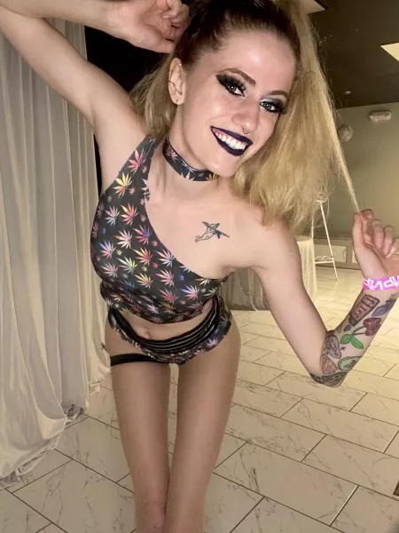 My makeup looks good but I think it would look better running down my cheeks ;) My makeup looks good but I think it would look better running down my cheeks ;)