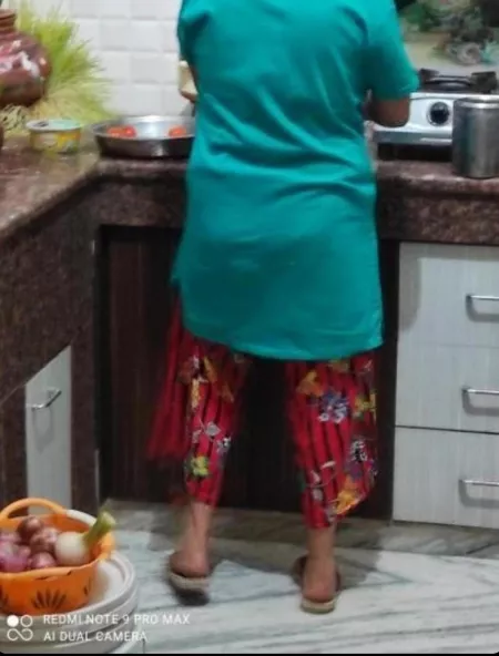 My mom is working like this in kitchen I want someone come and hold her from back press her ass, boobs fuck her in kitchen 🤤🤤 My mom is working like this in kitchen I want someone come and hold her from back press her ass, boobs fuck her in kitchen 🤤🤤