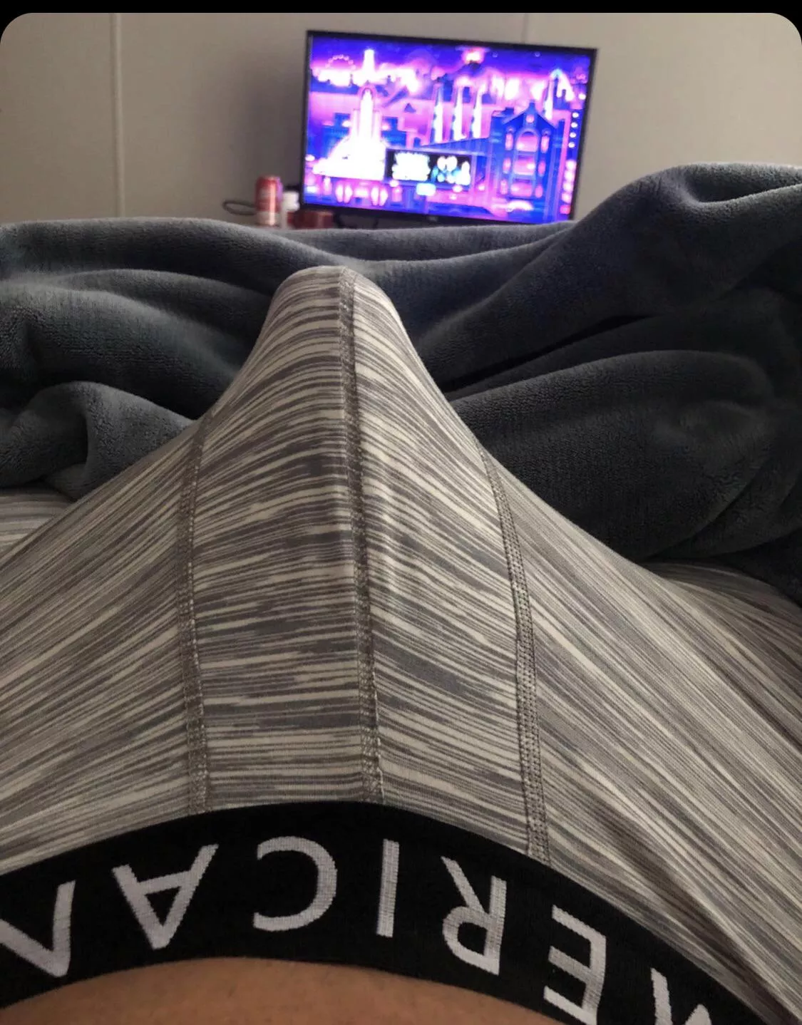 My morning wood needs to be sucked on My morning wood needs to be sucked on