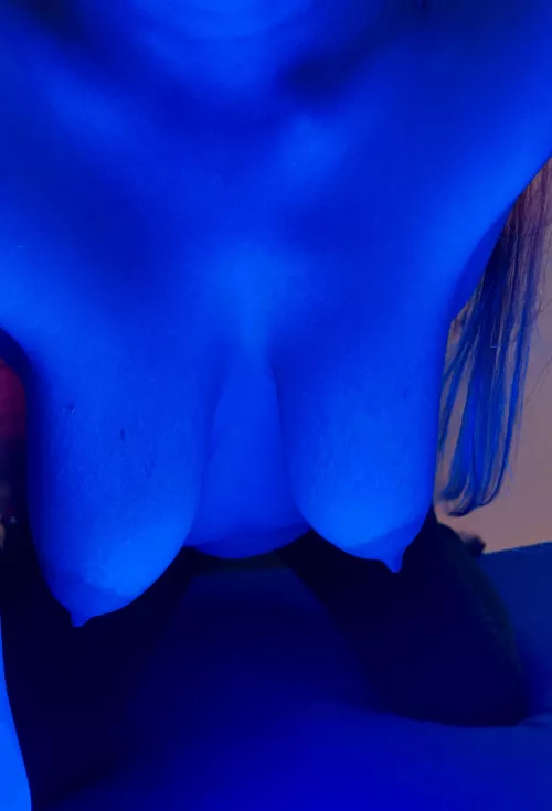 My natural saggy udders (F33) Wanna play with them?