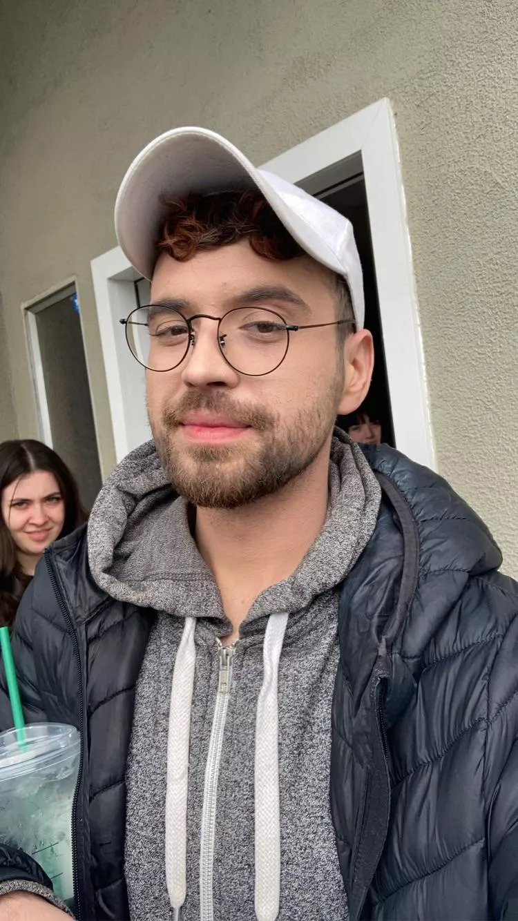 My new glasses make me feel papa af 🥵