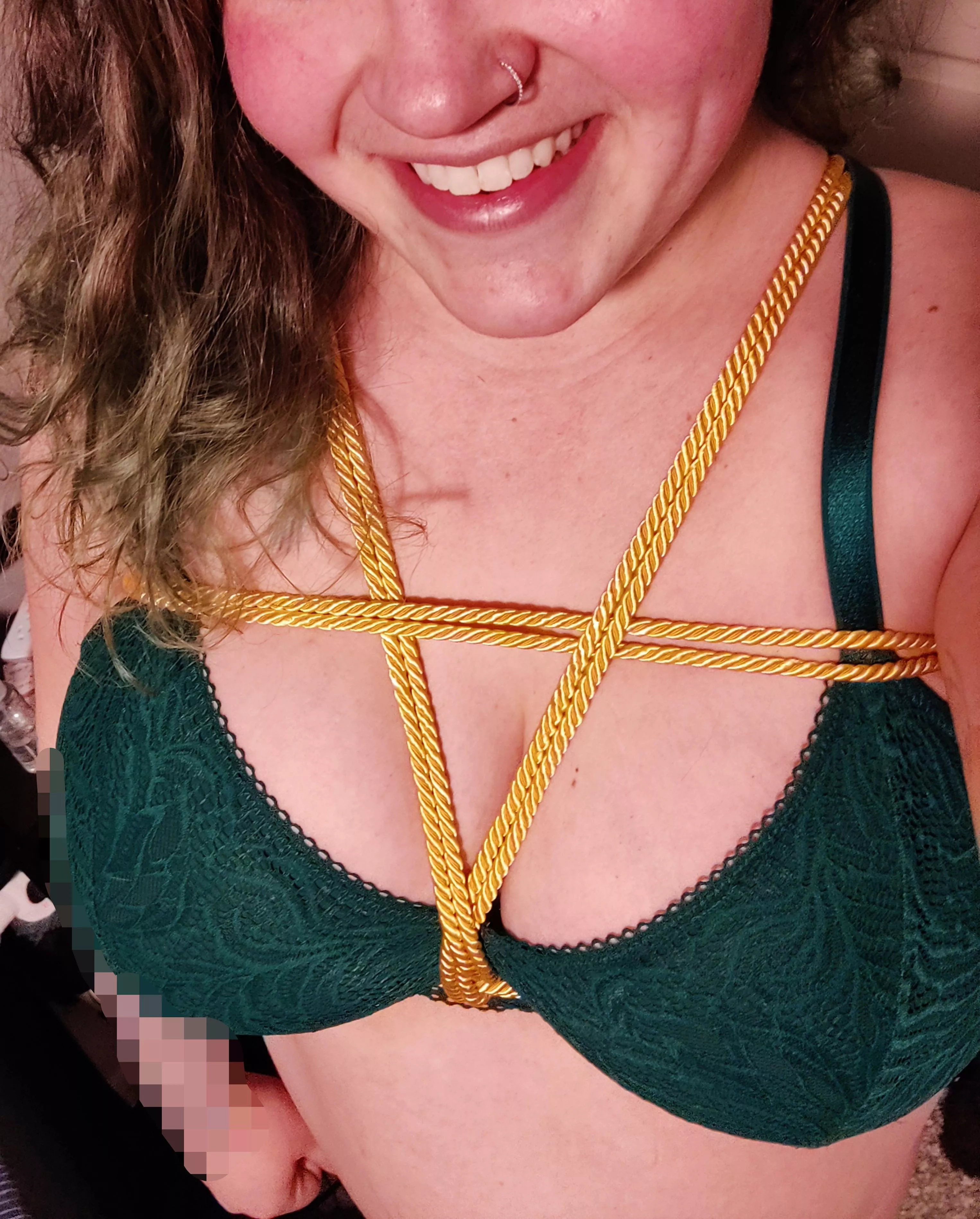 My new gold rope looks incredible with my green bra. 😍 [F]