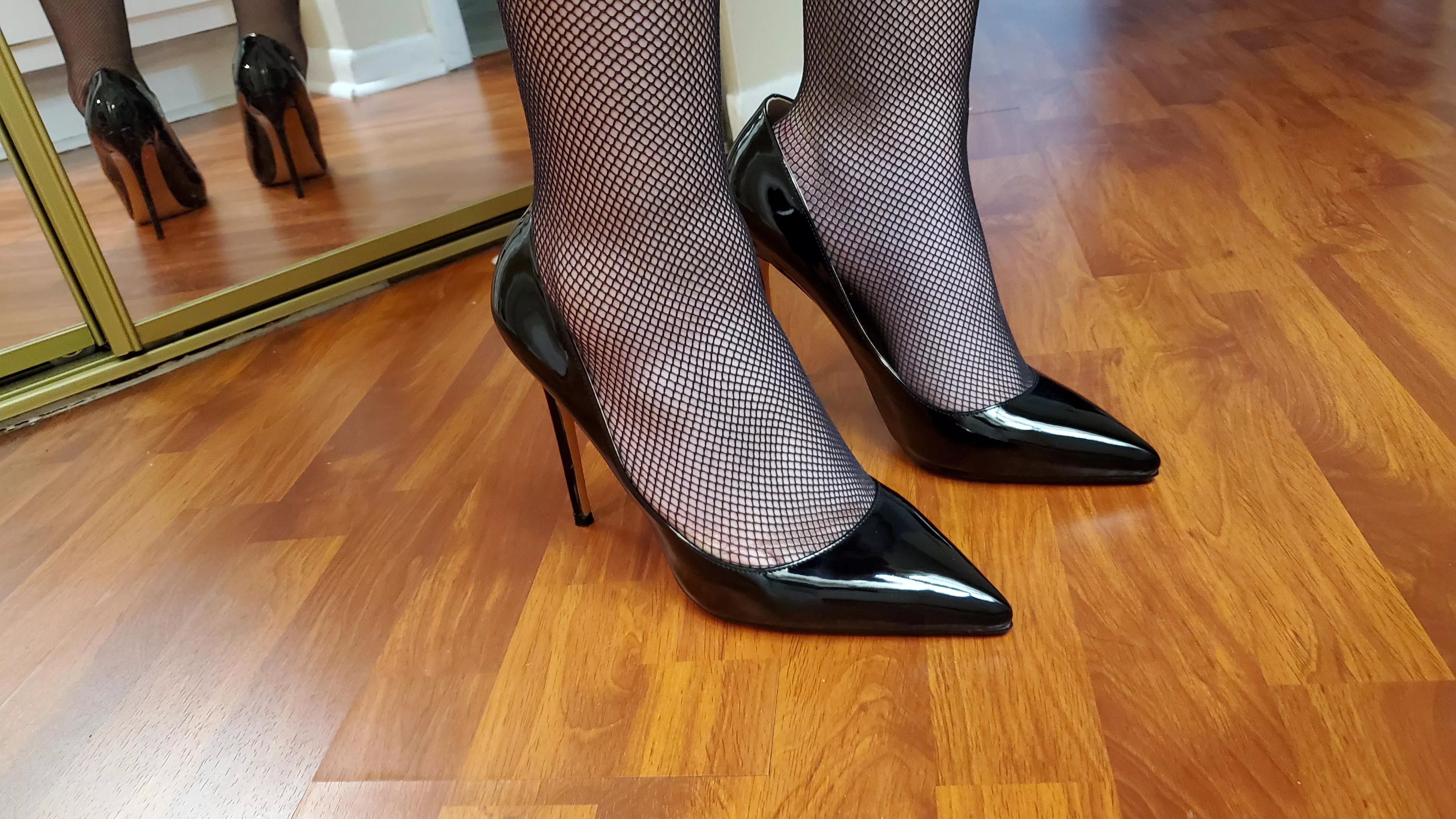 My new Onlymaker stiletto pumps. I love the classic look! My new Onlymaker stiletto pumps. I love the classic look!