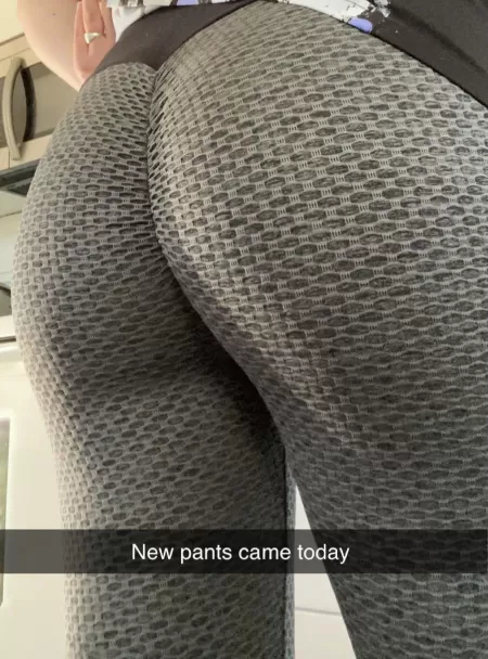 My new pants came but itβs too hot outside to wear them π©