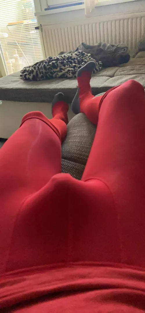 my new red tights make an incredible exaggerated bulge and match so well with my long red soccer socks! π€·π»ββοΈπ