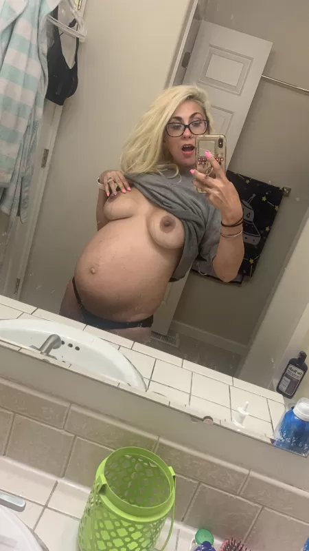 My nipples are so sensitive when I’m pregnant... who wants to suck on them? 😋