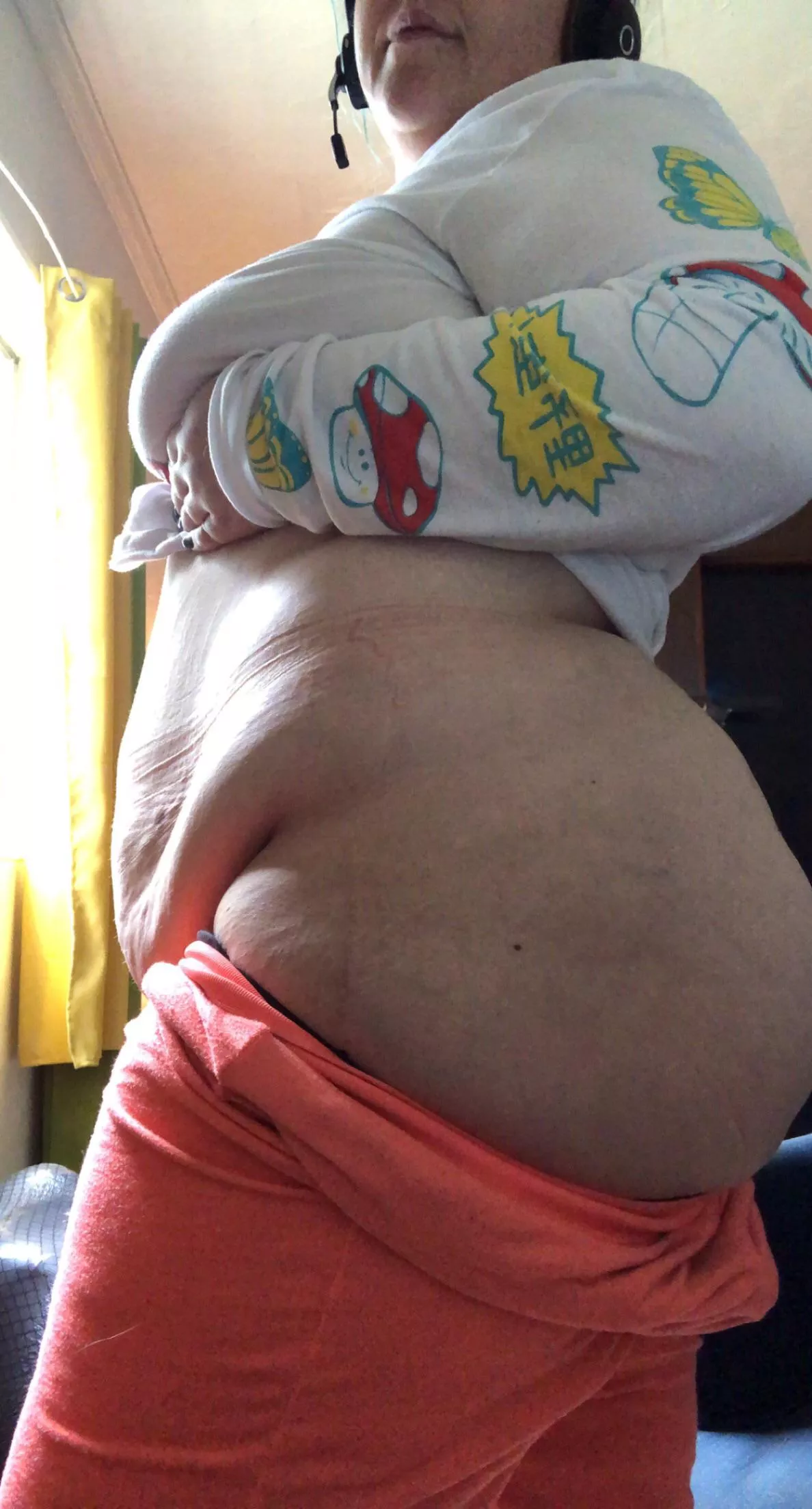 My pants were too tight needed to breathe after my large eggs sausage and pancake breakfast 😩 ☀️ my inbox is too empty right now 😭