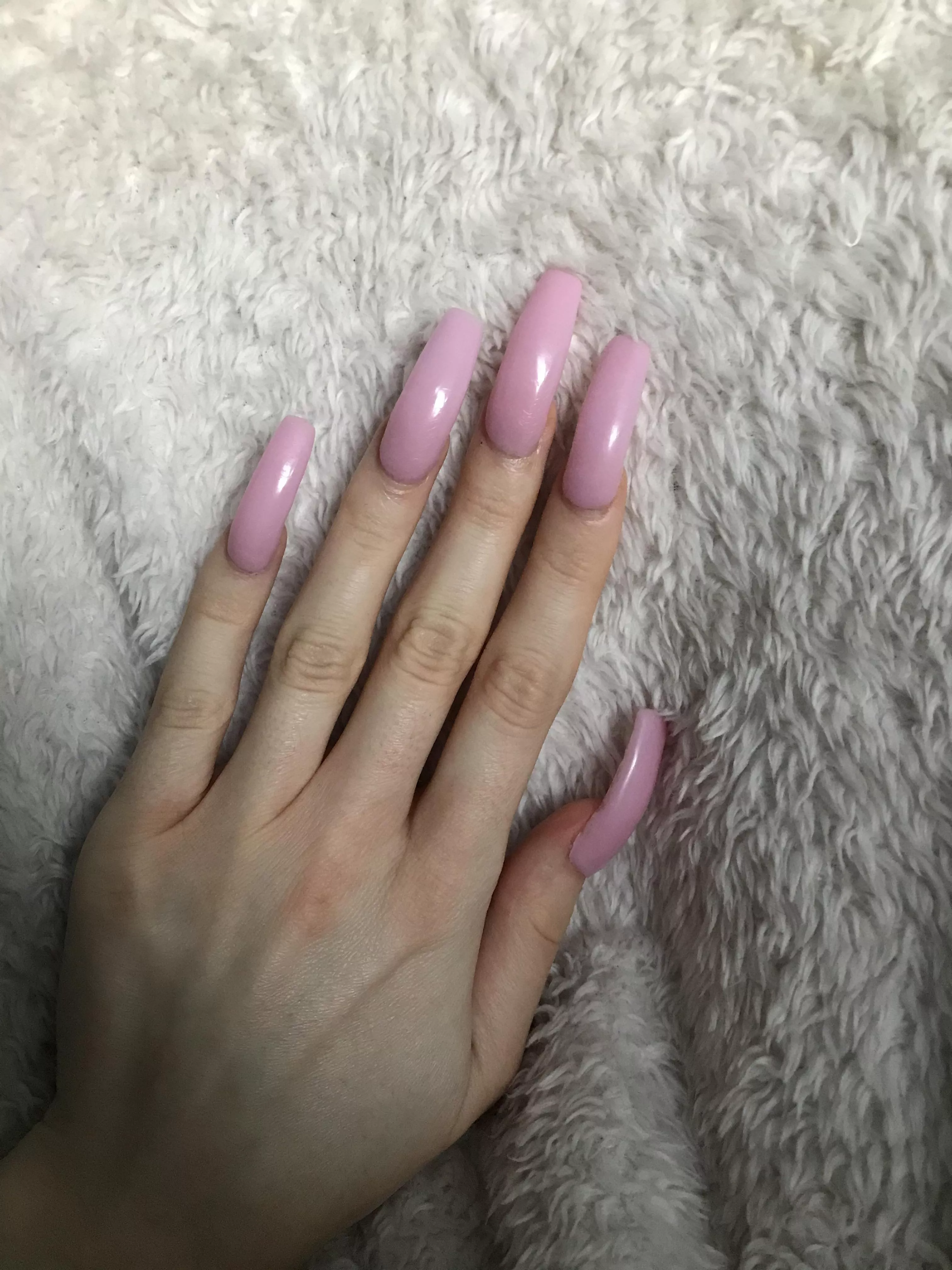 my pink nails π
 my pink nails π