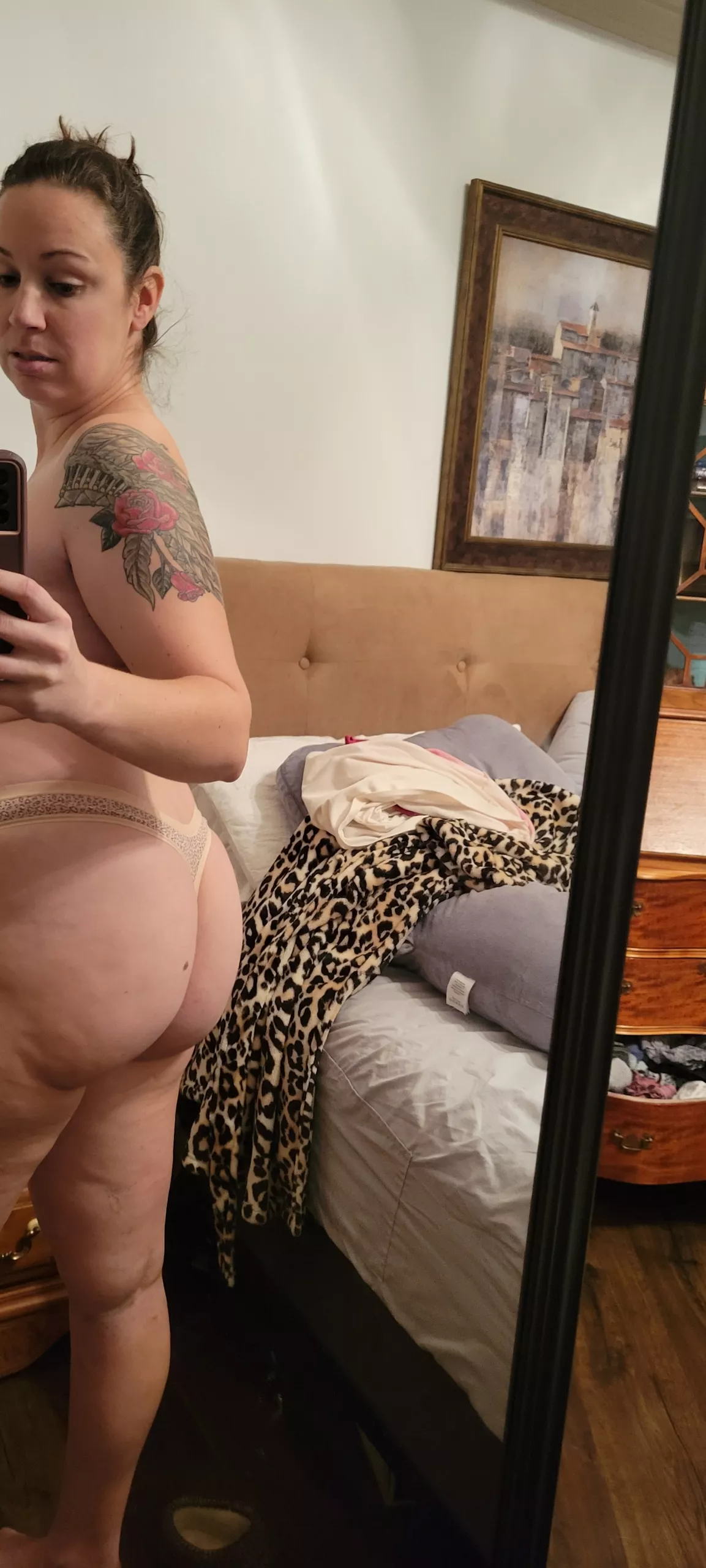 Pregnant Nude Ass