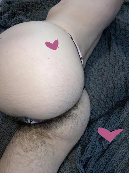 my pussy hair spreads everywhere!! my pussy hair spreads everywhere!!