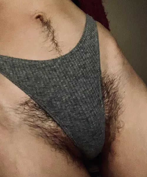 My pussy want freedom, undress panties please 🥵
